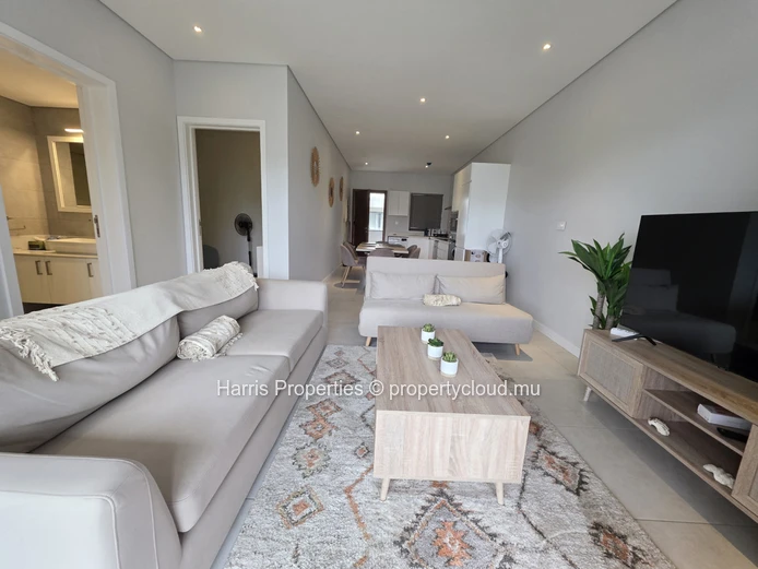 Fully furnished and equipped G+2 modern apartment for sale in Pereybere