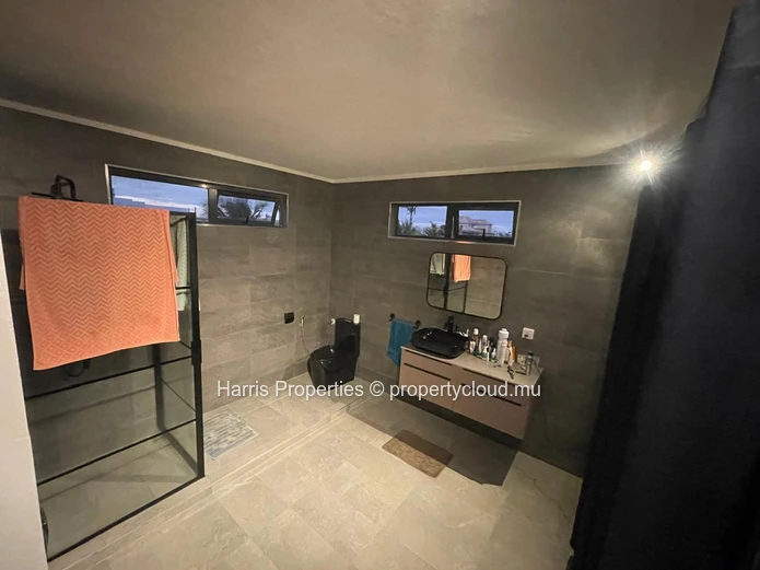 Maison spacieuse à vendre - Grand Gaube
