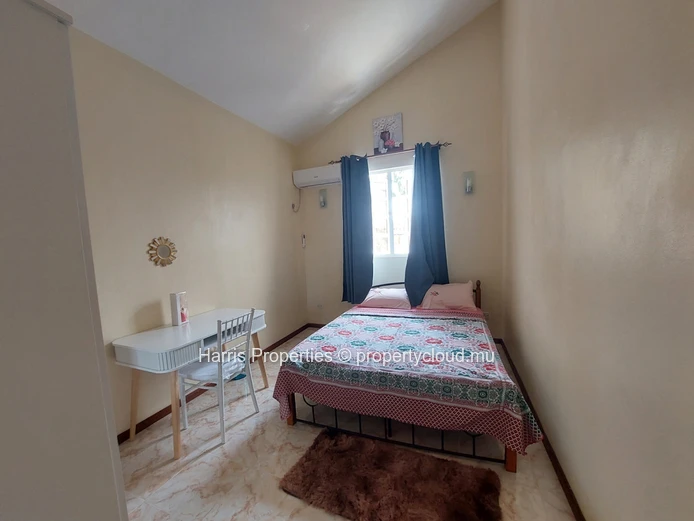 Charming Individual House for Rent in a Secure Residential Complex in Pereybere