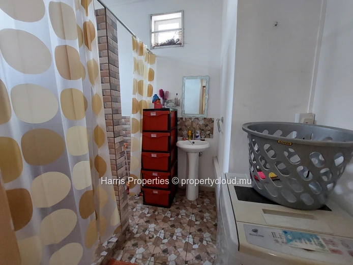 First floor furnished apartment for rent in Vale 