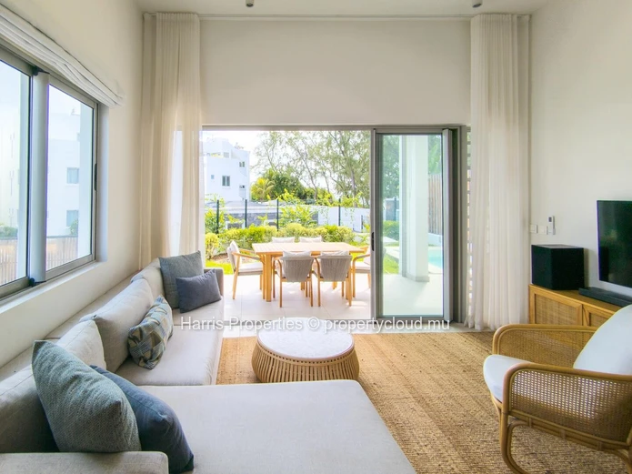Beautiful 3 bedroom apartment fully furnished and equipped for rent in Grand Gaube (Sole Mandate)
