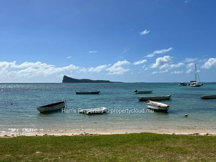 Exceptional Beachfront Land For Sale In Pereybere – Rare Investment Opportunity 