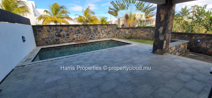 Beautiful individual villa for rent in Mon Choisy 