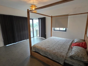 6 Bedroom Villa