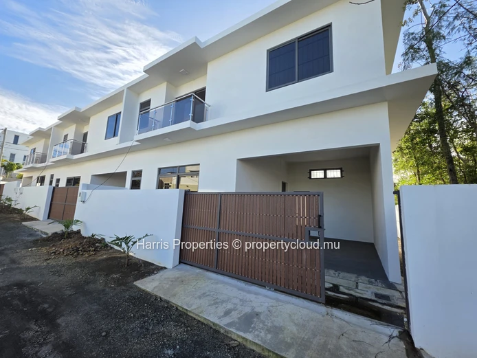 Duplex individuel neuf à vendre à Grand Baie