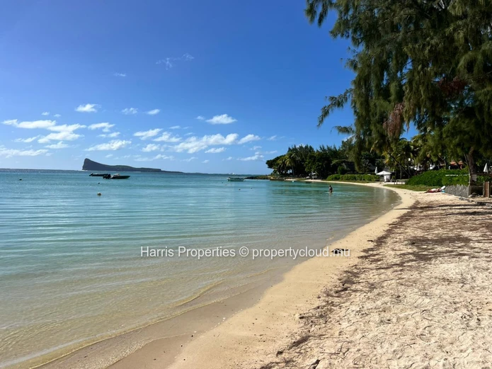 Exceptional Beachfront Land For Sale In Pereybere – Rare Investment Opportunity 