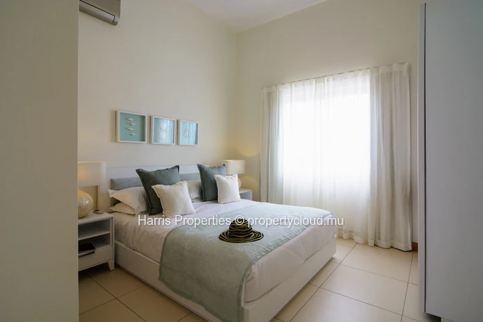 Stunning modern 1st floor apartment for rent in a beachfront residence, Cap Malheureux