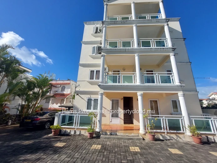 Beautiful 2nd floor apartment for rent in Pereybere