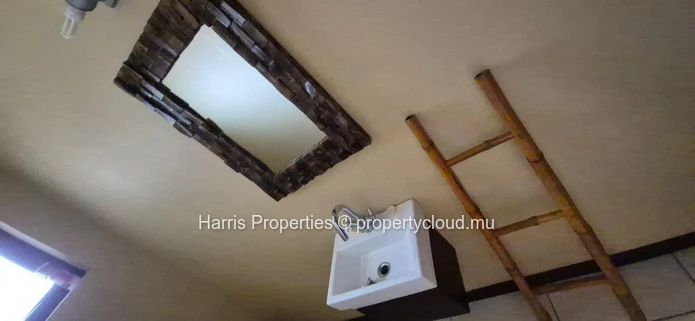 For sale furnished villa with independent studio in Péreybère (Sole Mandate)