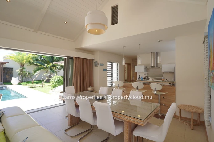Exquisite RES villa for sale in a secure residential complex in the heart of Grand Baie