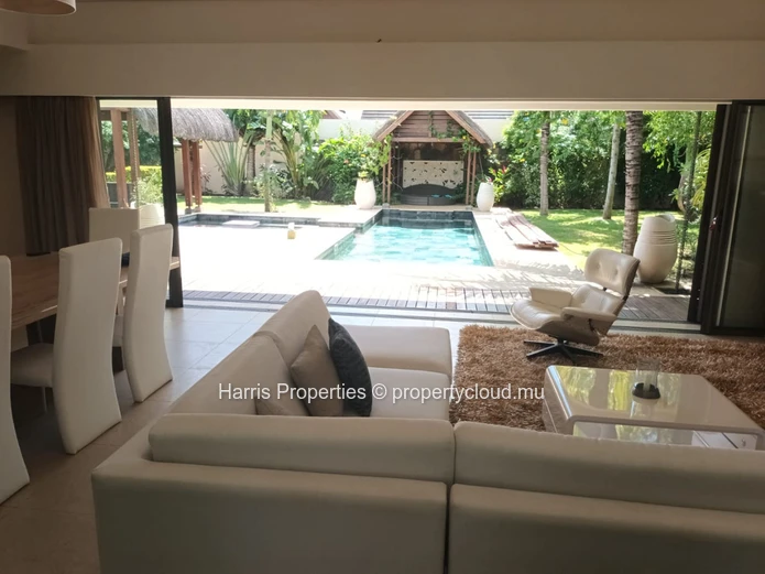 For sale: Luxurious 400m2 villa with 4 ensuite bedrooms in Grand-Baie