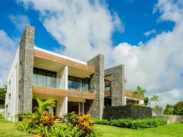 5 Bedroom Villa