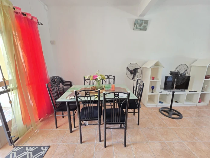 Triplex à vendre à Grand Gaube – Résidence sécurisée