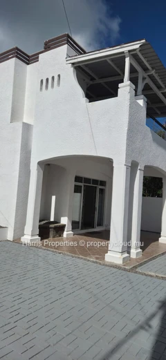 Beautiful Fully Renovated 3-Bedroom House for Rent – Péreybère