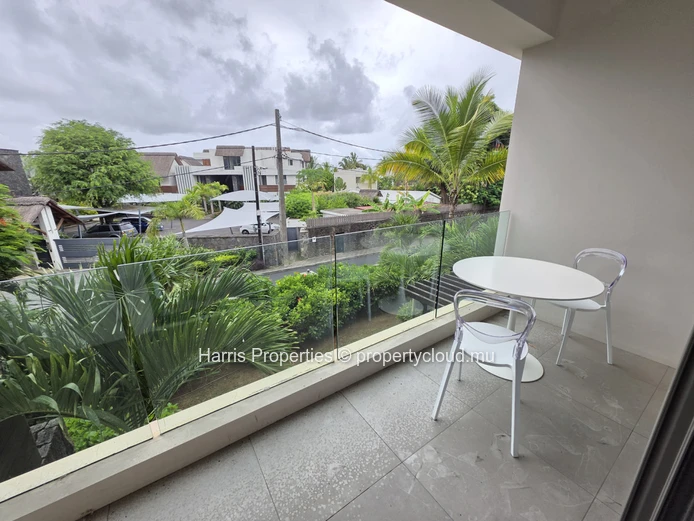 Stunning first-floor apartment for rent in a high-end residence in Pereybere