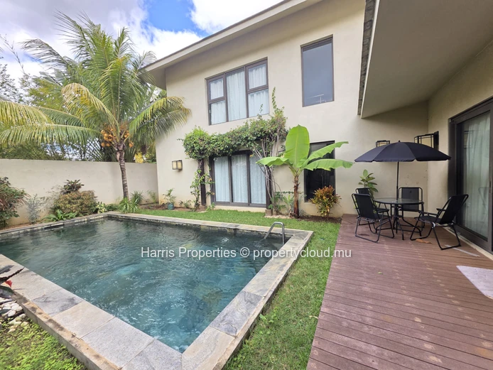 Cozy and luxurious villa for rent in a secure and calm residence in Pereybere 