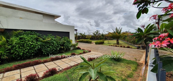 Sumptuous villa of 4 Bedrooms for sale - BALACLAVA SECTOR
