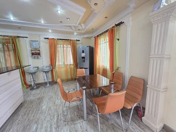 5 Bedroom House