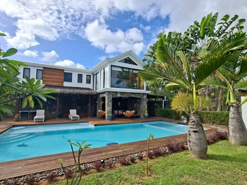6 Bedroom Villa