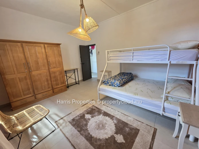 Magnificent Ground Floor Apartment for Rent in a Secure Residence, Pereybere