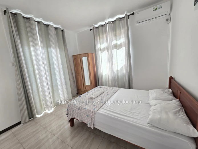 Beautiful furnished first floor apartment available for rent in Pereybere