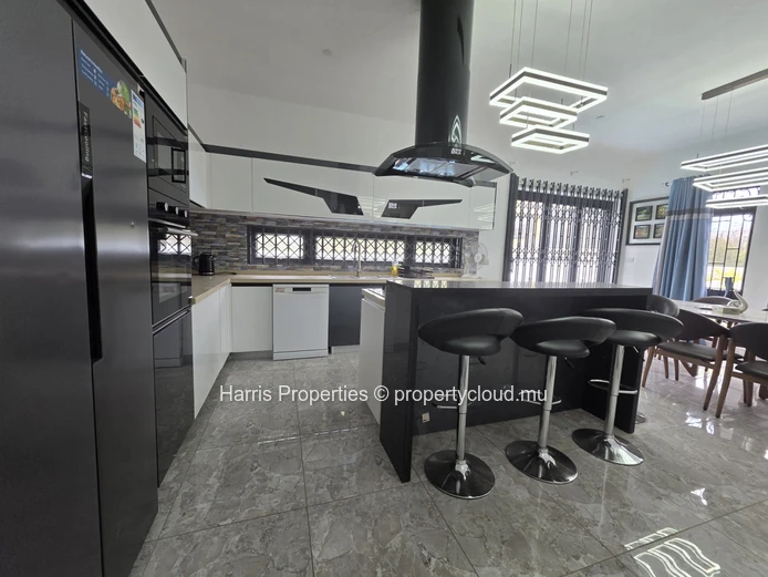 Villa moderne et luxueuse à vendre – Pereybere