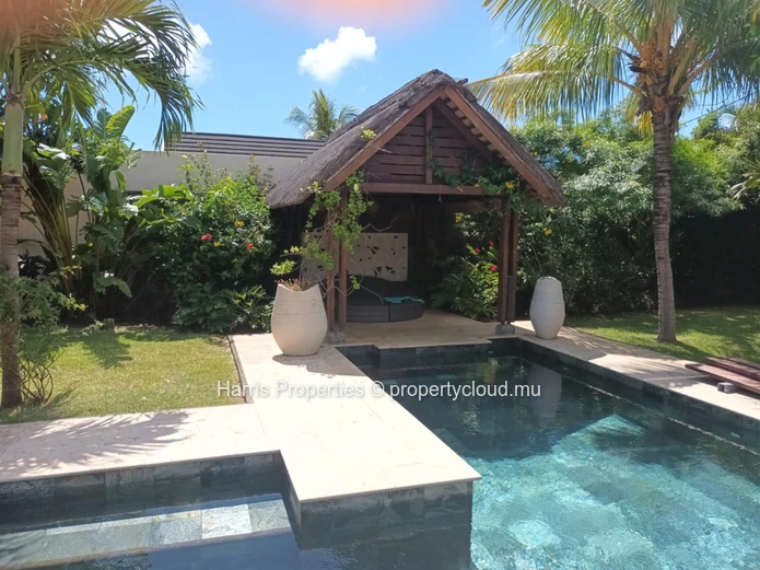 For sale: Luxurious 400m2 villa with 4 ensuite bedrooms in Grand-Baie