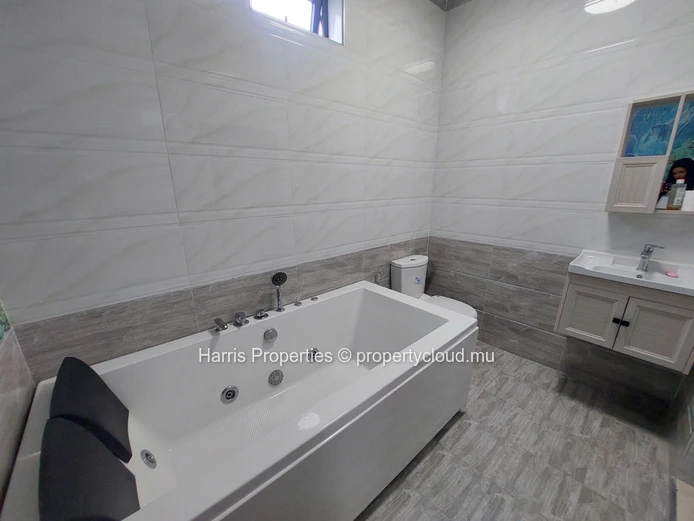 Two newly built duplexes available for rent in Pereybere