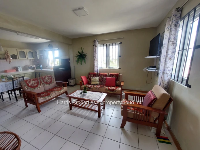 Beautiful 2nd floor apartment for rent in Pereybere