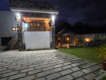 6 Bedroom Villa