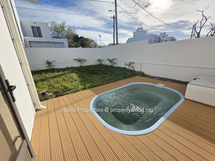 Duplex individuel neuf à vendre à Grand Baie