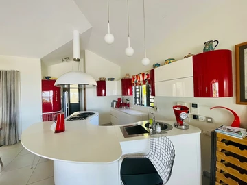 5 Bedroom Villa