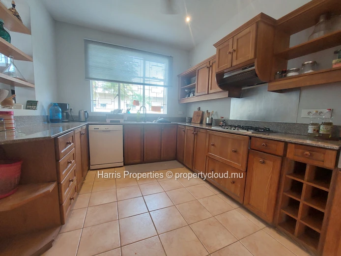 Large and beautiful Creole house ideally located in Péreybère for your vacation