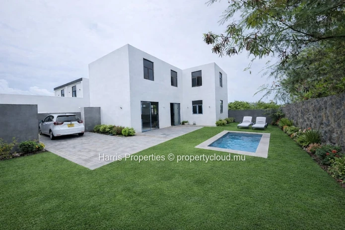 Magnificent individual villa under construction for sale in Grand Gaube.