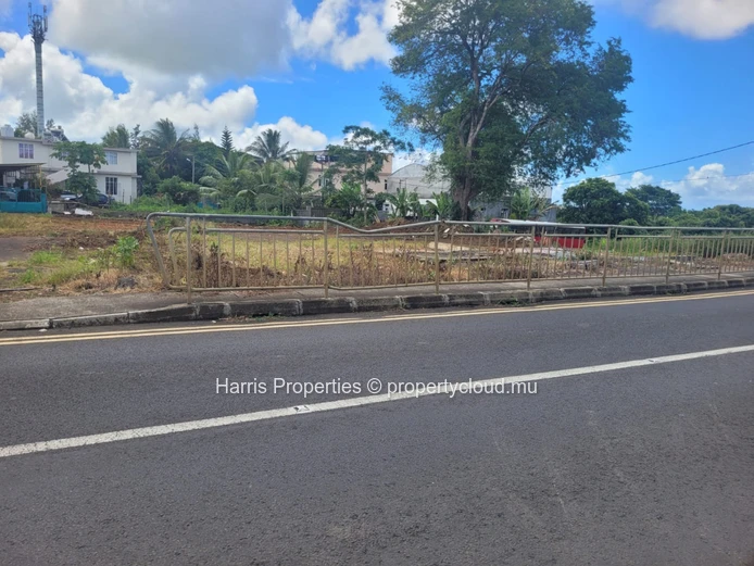 FOR SALE – Exceptional Commercial Lot in Belle Vue Maurel