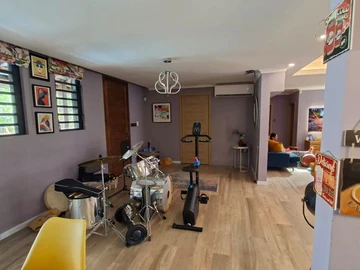 6 Bedroom Villa