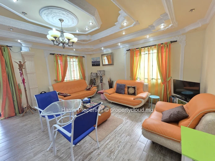 Spacious Individual House for Rent in Pereybere
