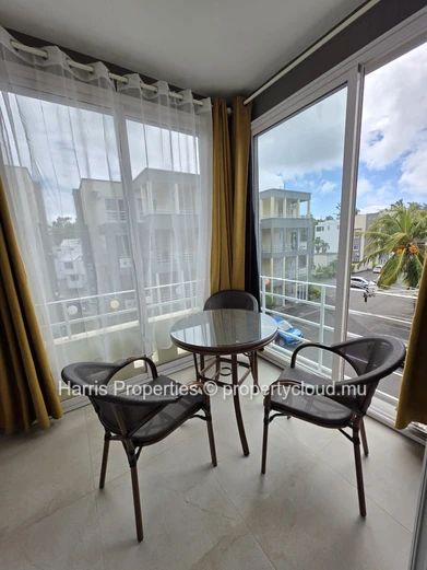 Modern first floor apartment for rent in Pereybere
