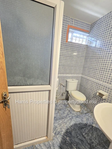 Magnifique appartement au rez-de-chaussée à louer à Mon Choisy