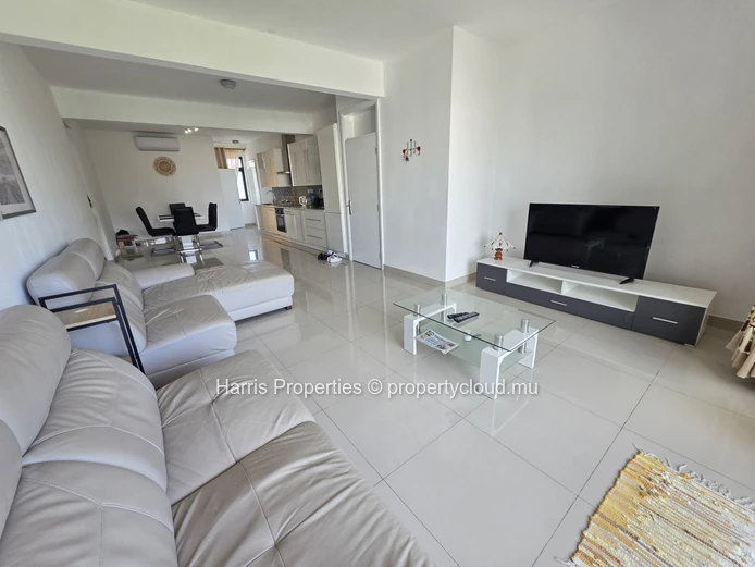 Splendid 2nd floor apartment for rent in a high-end residence in Pereybere, with lift access