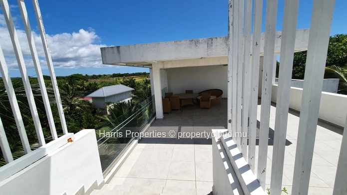 Beautiful penthouse with private rooftop for sale, in Cour Ambrée