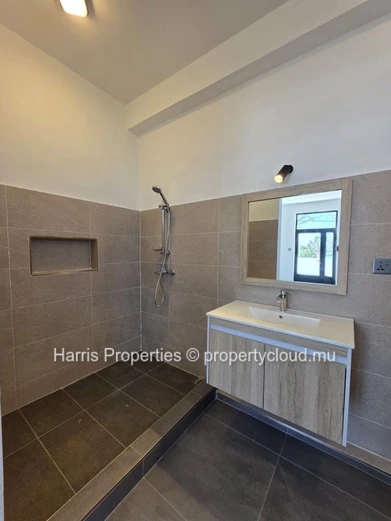 FOR SALE – New beautiful villa in Grand Gaube (Sole Mandate)