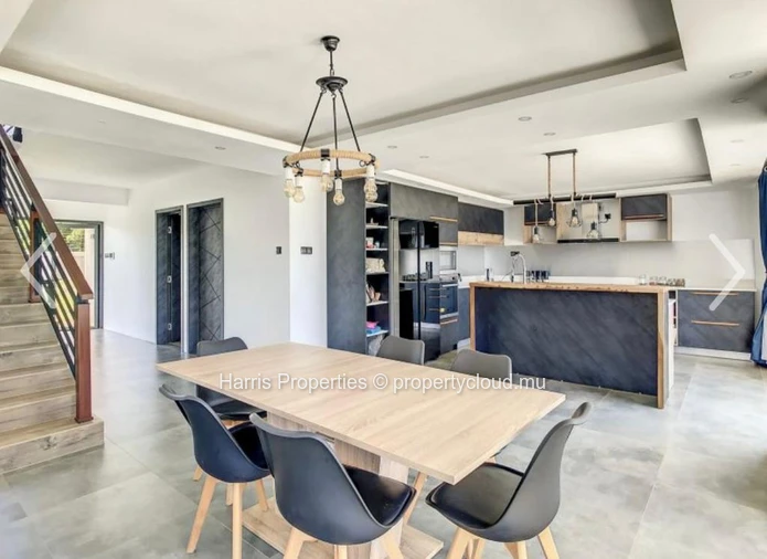 Maison spacieuse à vendre - Grand Gaube