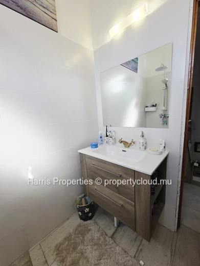 Magnifique duplex à vendre– Pereybere