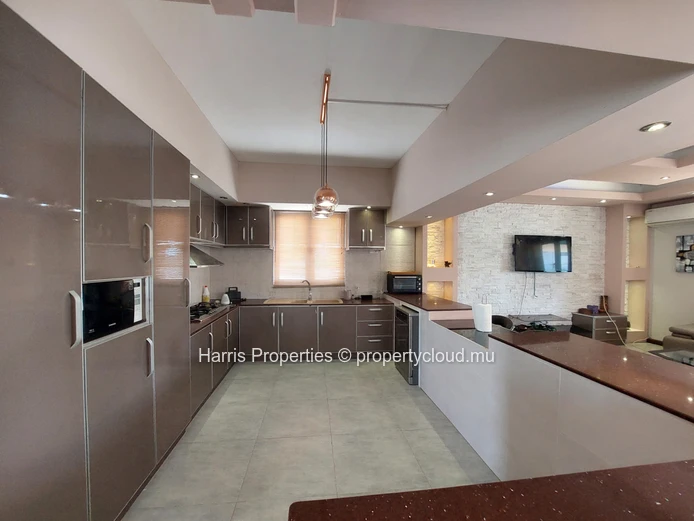Stunning house for sale in Calodyne 