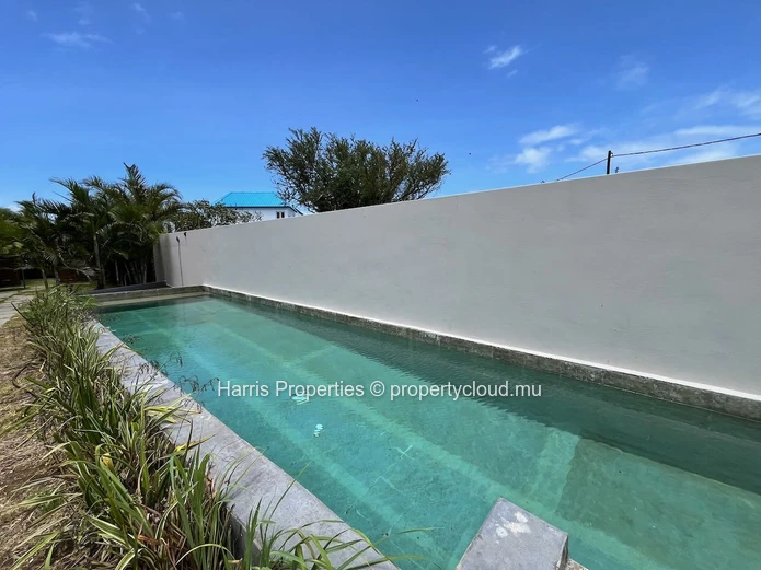FOR SALE – 2 Penthouse-Style Duplexes with Rooftop Access – Bain Boeuf