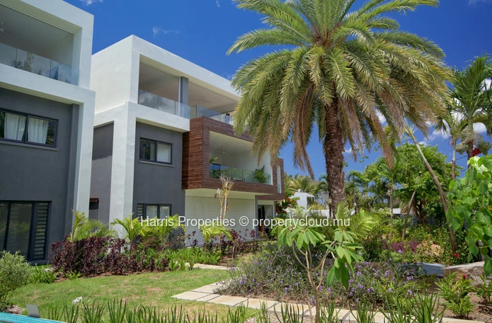 G+2 apartment – Pointe aux Canonniers (2 minutes by car from Mont Choisy beach)