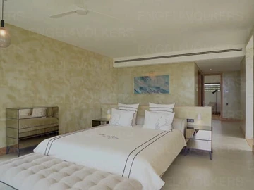 7 Bedroom Villa