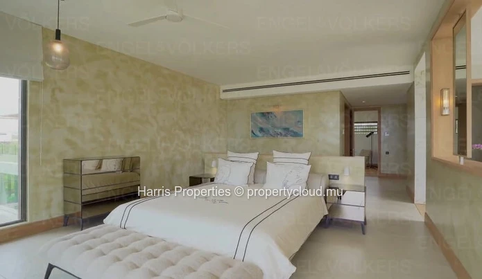 Stunning Luxury Villa for Sale – Golf Course Community, East