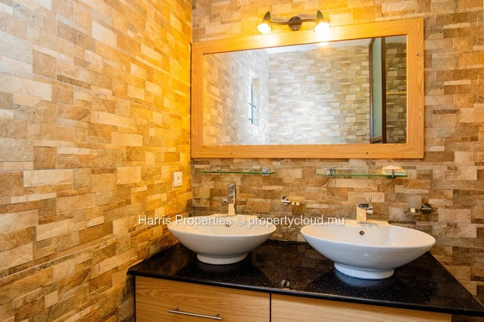 For Sale – Single-storey Villa 200m from the Beach – Pointe aux Piments 